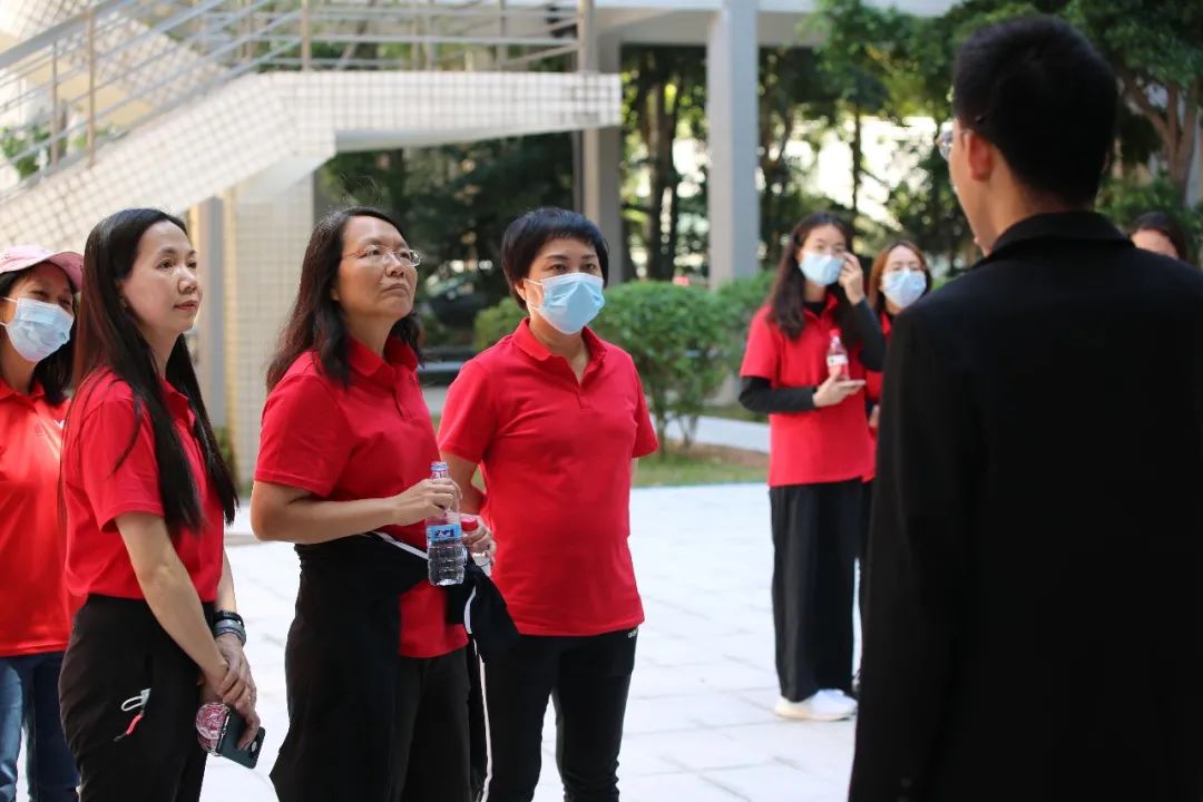 追梦新时代巾帼展风采——我校举行庆“三八”女教职工啦啦操展示等活动