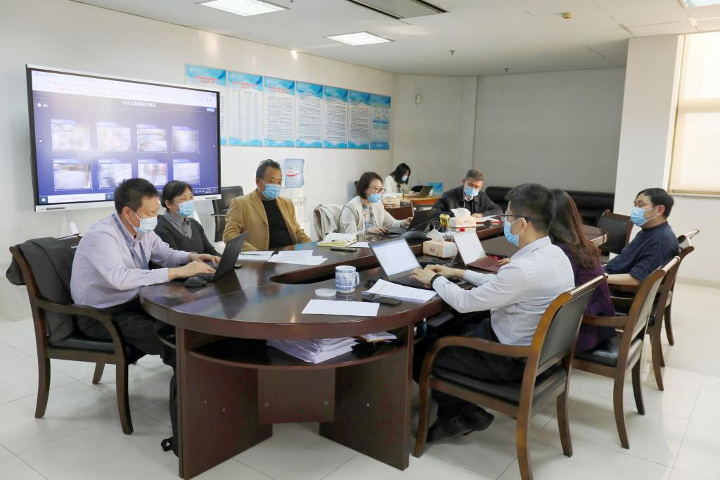 学校疫情防控指挥部召开视频调度会议