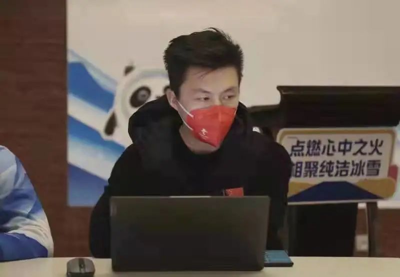 中财大志愿者赵建铭登上冬残奥会闭幕式