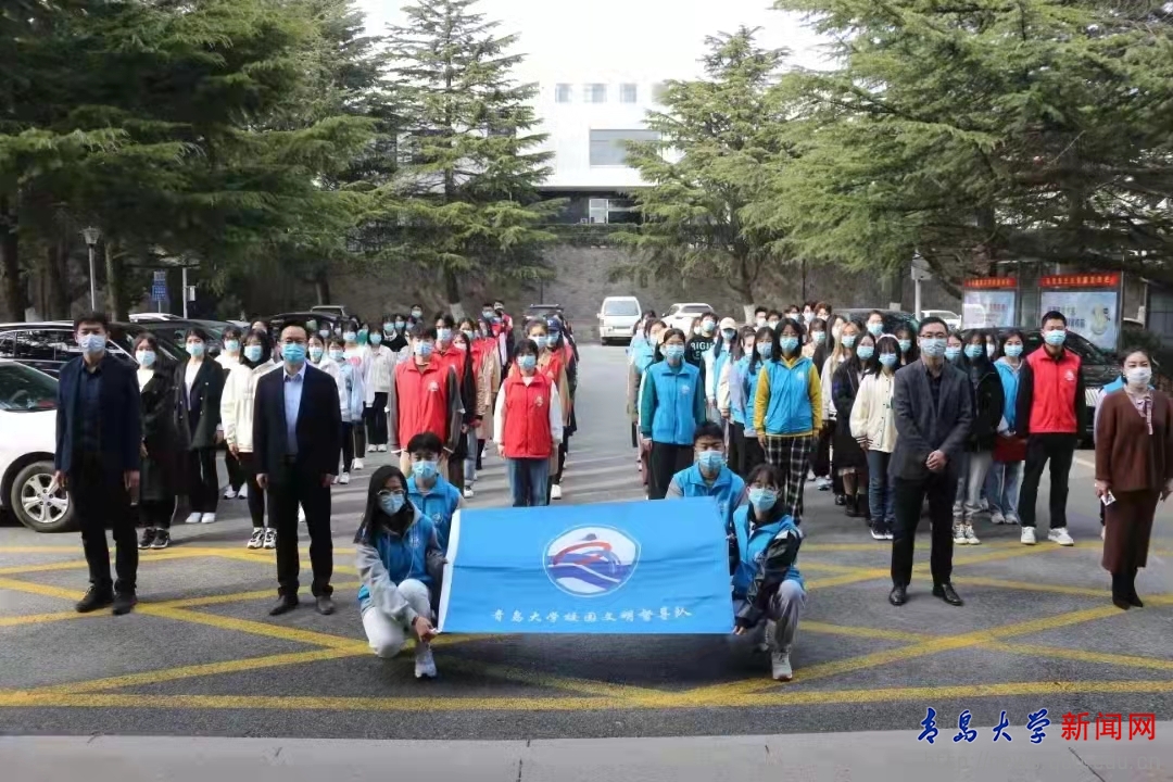 学校青年志愿者积极服务学校疫情防控工作