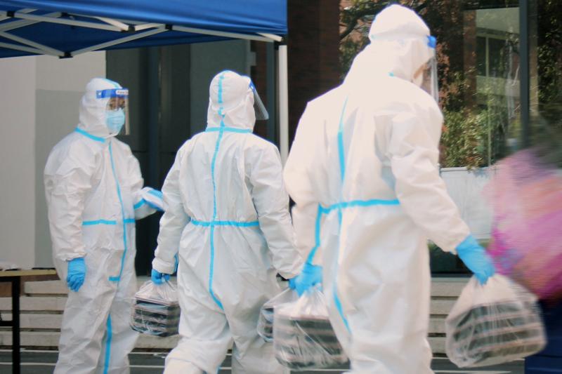 [我的战疫观察]交大同学们别怕，英雄编号9110，来了！