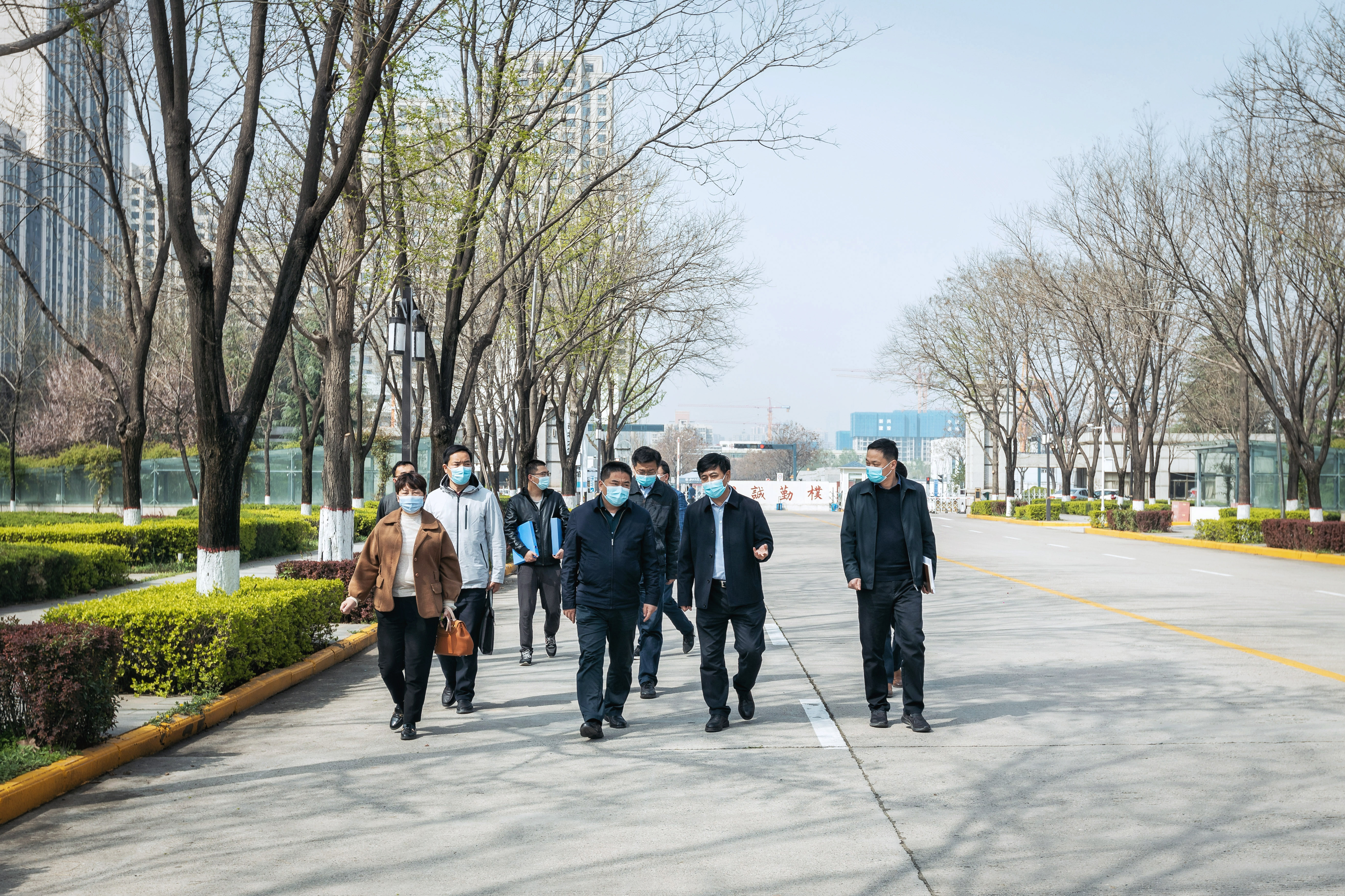 省纪委监委驻省教育厅纪检监察组组长刘振涛一行来校检查疫情防控工作