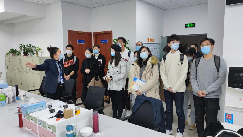青苗二期学员赴上海各地深入开展基层调研