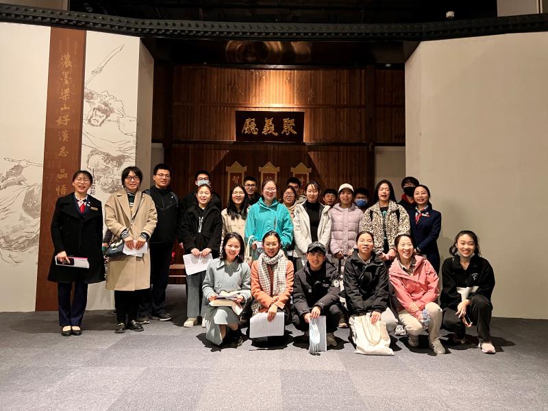 线下显风采，线上展才华｜文博志愿者服务戴敦邦《水浒传》电视剧人物造型画展