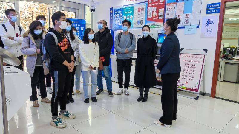 青苗二期学员赴上海各地深入开展基层调研