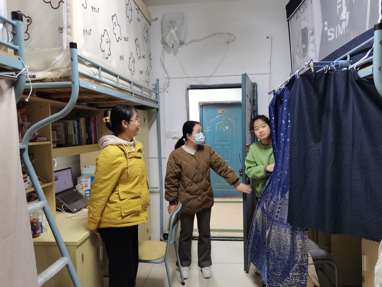 【防疫进行时】用责任与担当谱写防疫一线辅导员之歌