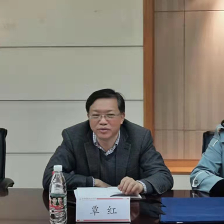 校党委常委、副校长覃红在首义校区调研预科生教育管理工作