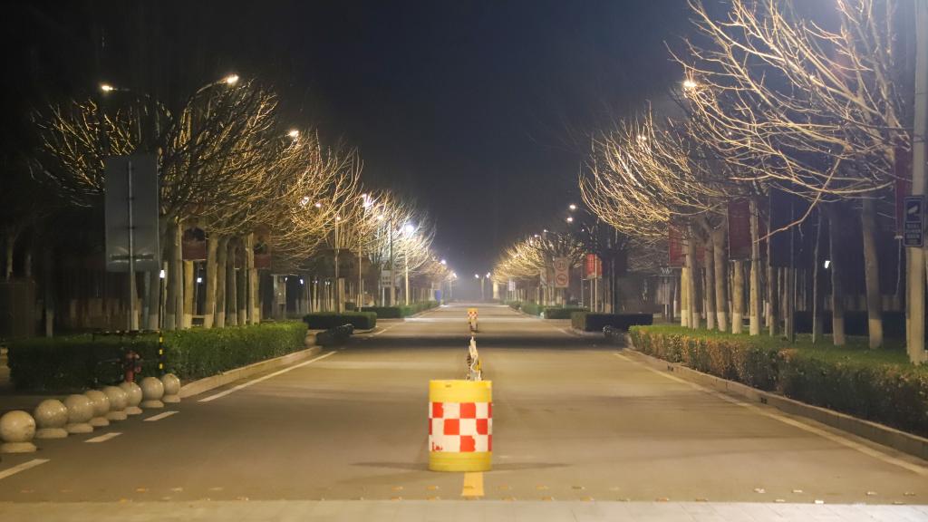 灯火中那些守护天大校园的平凡身影