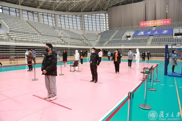 忙碌、有序！复旦大学四校区开展全员核酸检测
