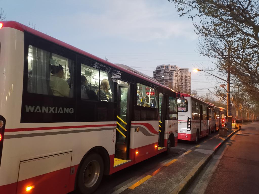 同济大学附属同济医院组建应急核酸检测队，支援普陀区核酸检测工作