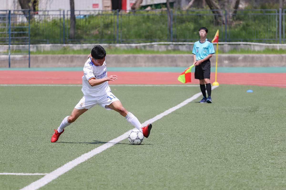 2022“狮子山杯”足球赛（研究生）男足比赛揭幕战火热开打