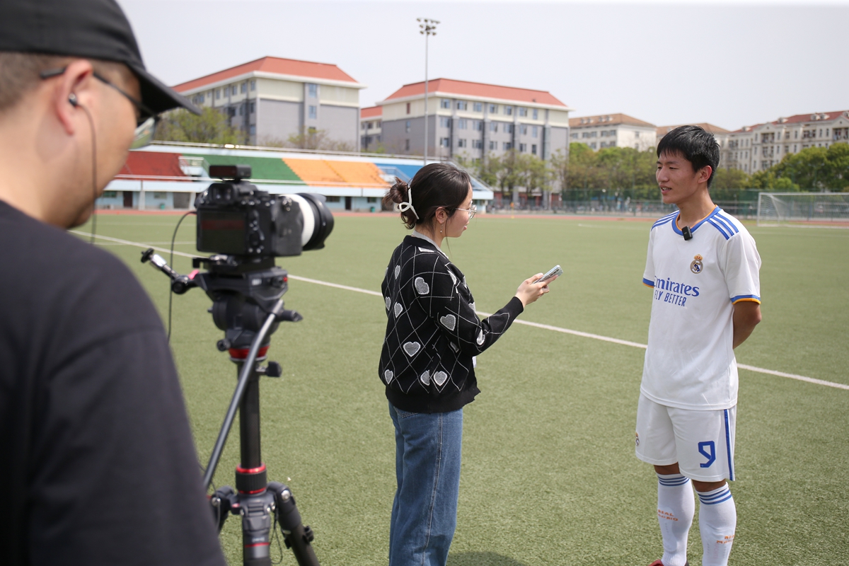 2022“狮子山杯”足球赛（研究生）男足比赛揭幕战火热开打
