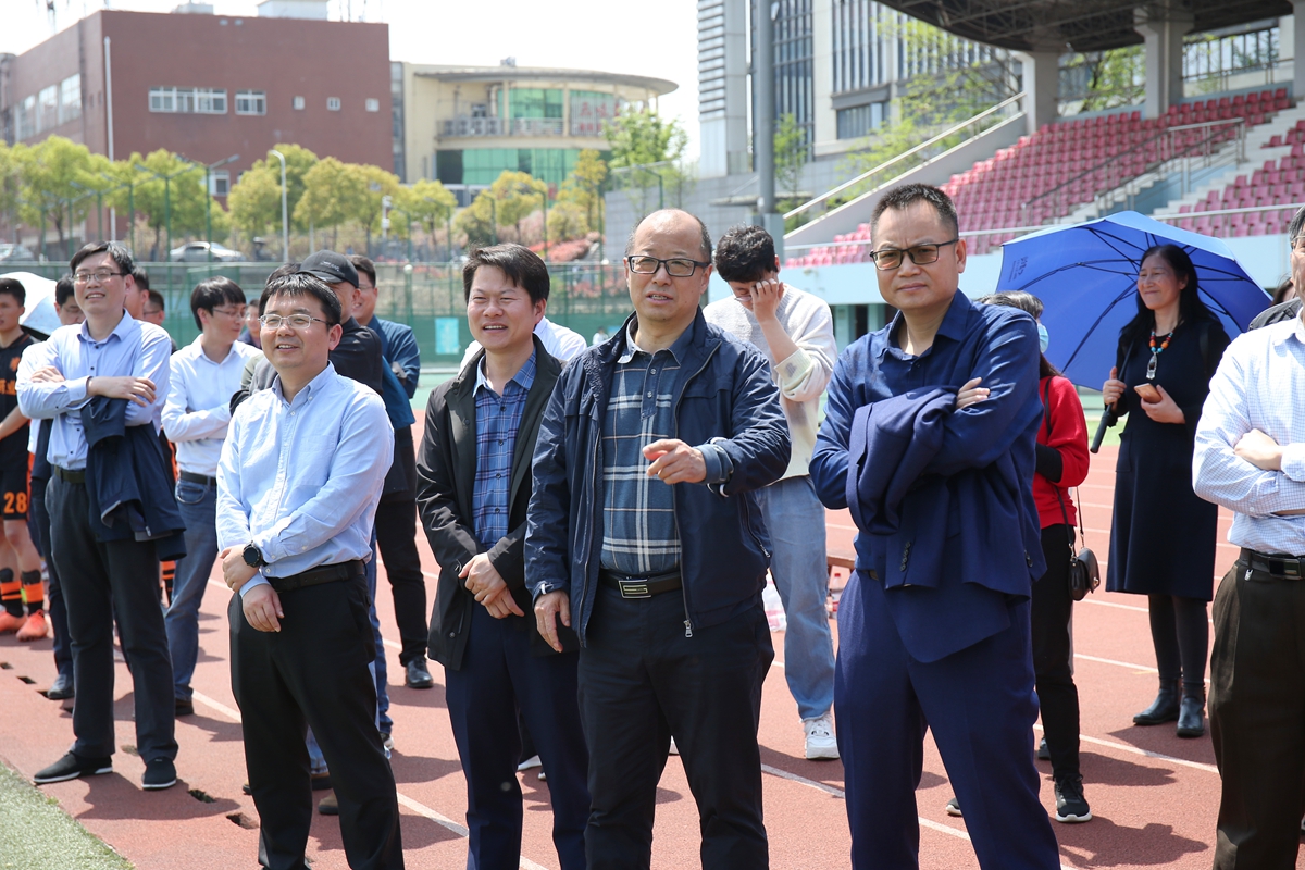2022“狮子山杯”足球赛（研究生）男足比赛揭幕战火热开打