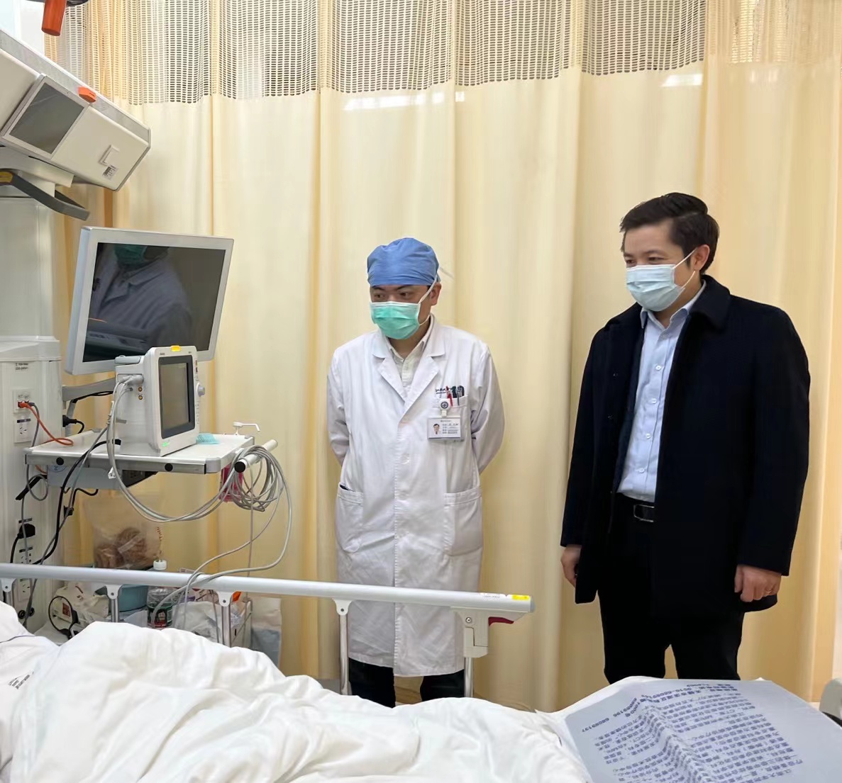 【抗疫，江南在行动】医学院教师接力护送学生看病就医
