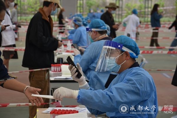 【疫情防控】防疫一线显担当！递进班学员助力学校核酸检测工作