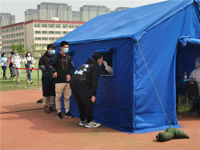 暖心聚力同心抗疫校领导检查指导迎西校区疫情防控工作