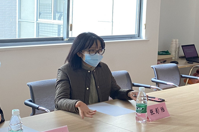 校领导赴理学院为两位教师颁发感谢信