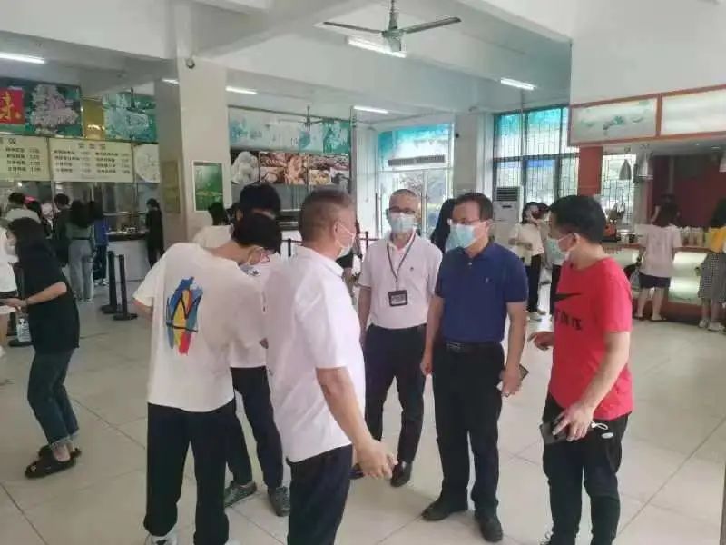 【众志成城】同心战疫“桂”在有你——我校桂花岗校区落实管控要求筑牢防疫坚固防线