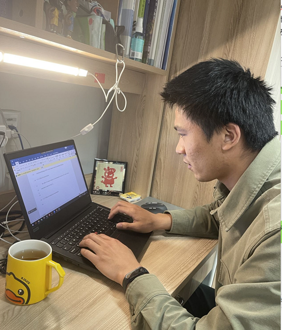 “这样的倾情守护，我们看在眼里，记在心里！”