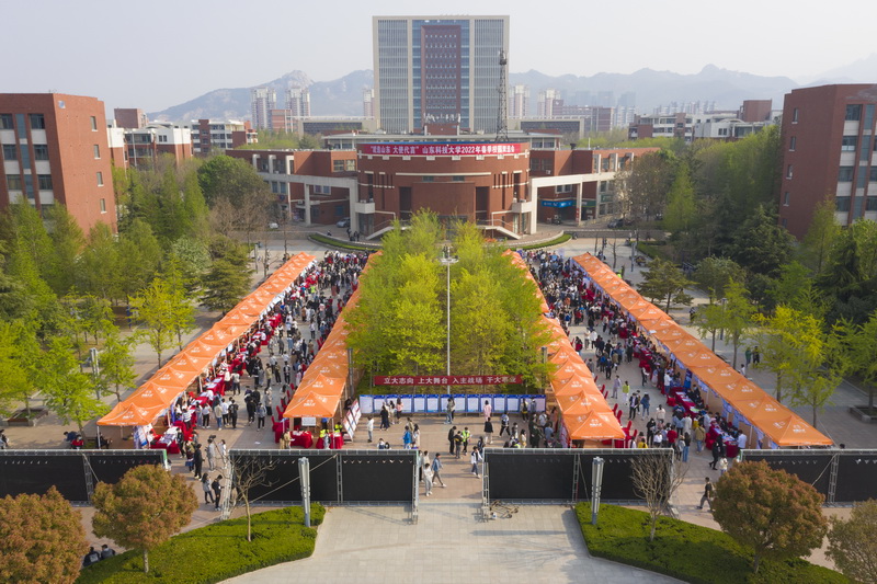 书记直播带“岗”促就业“大使”服务企业“云招聘”