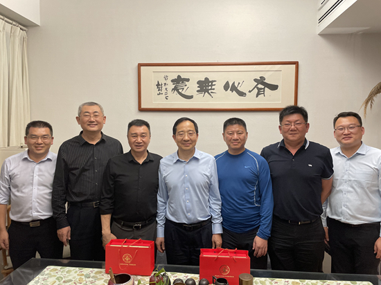 王斌伟书记带队走访广州校友企业家