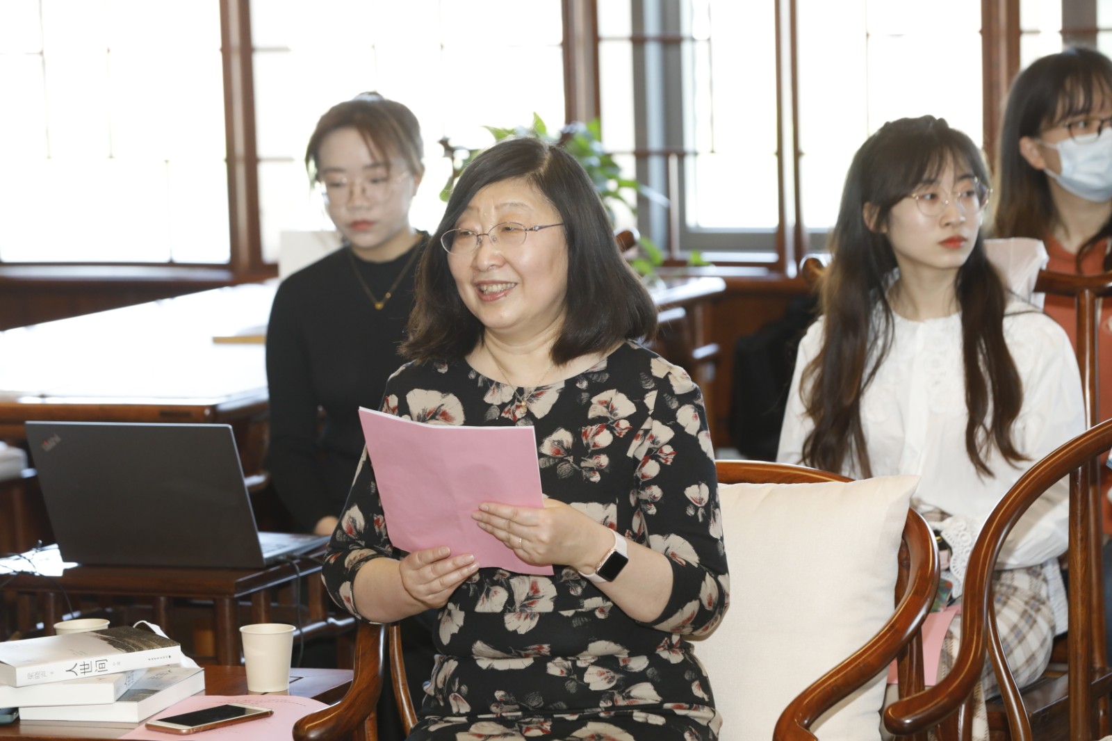 喜迎二十大，咏絮悦书香——女教授协会咏絮书会世界读书日读书会活动成功举办