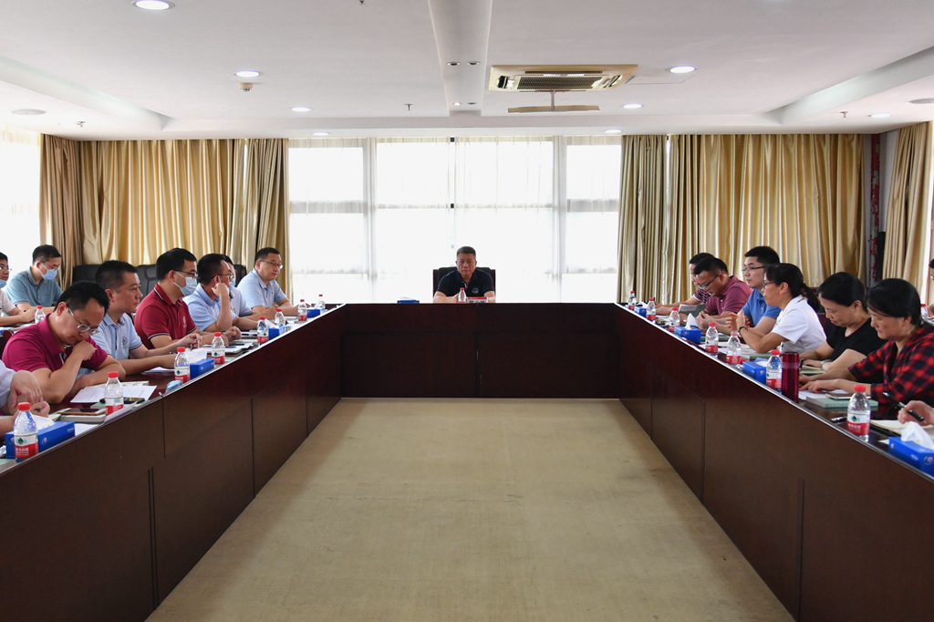 学校召开纪检监察工作座谈会