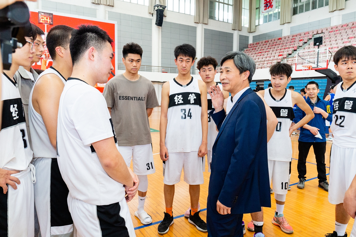 2022“狮子山杯”篮球赛（本科生）男篮比赛揭幕
