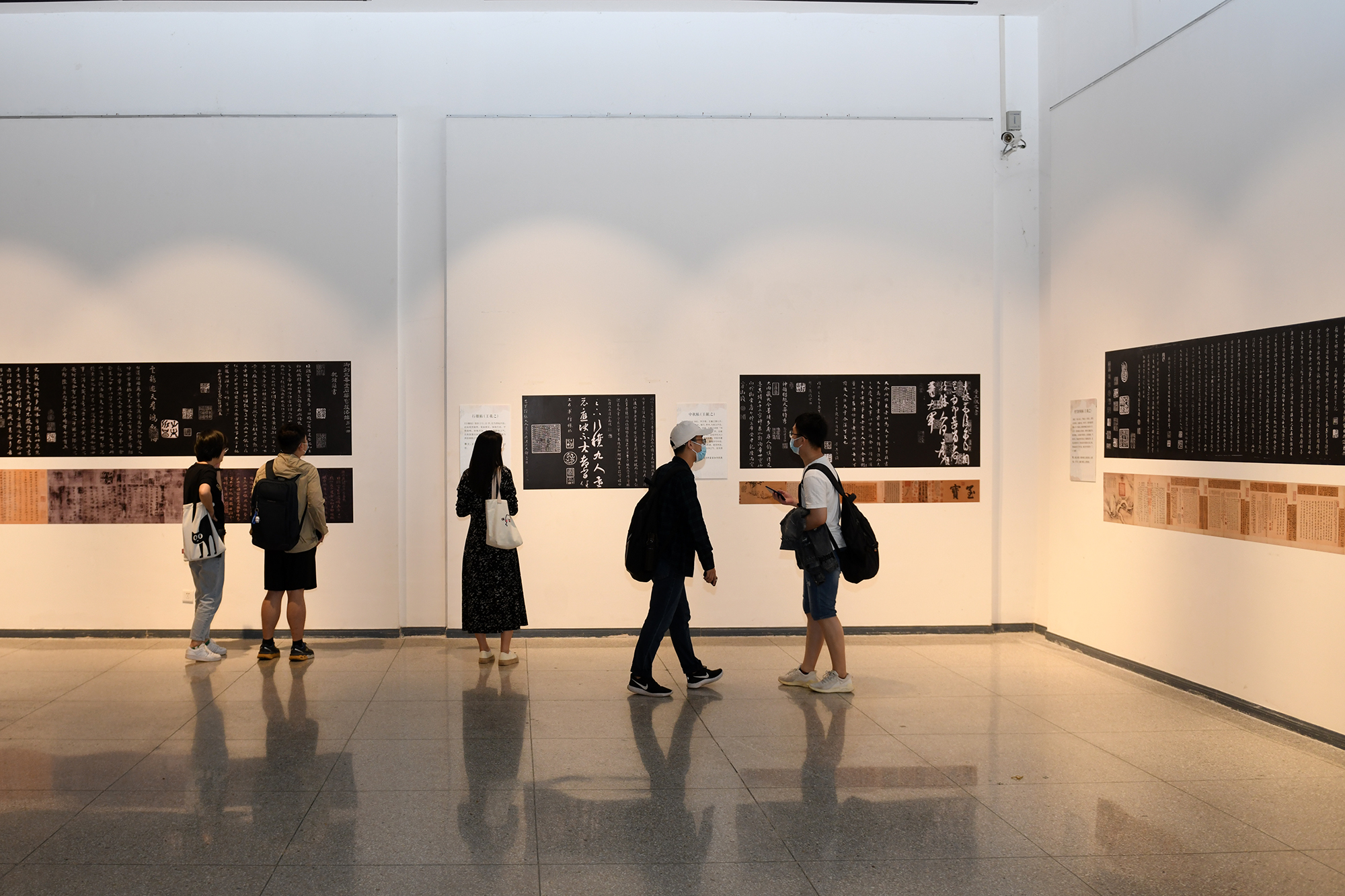 图书馆藏《三希堂法帖》选展开展