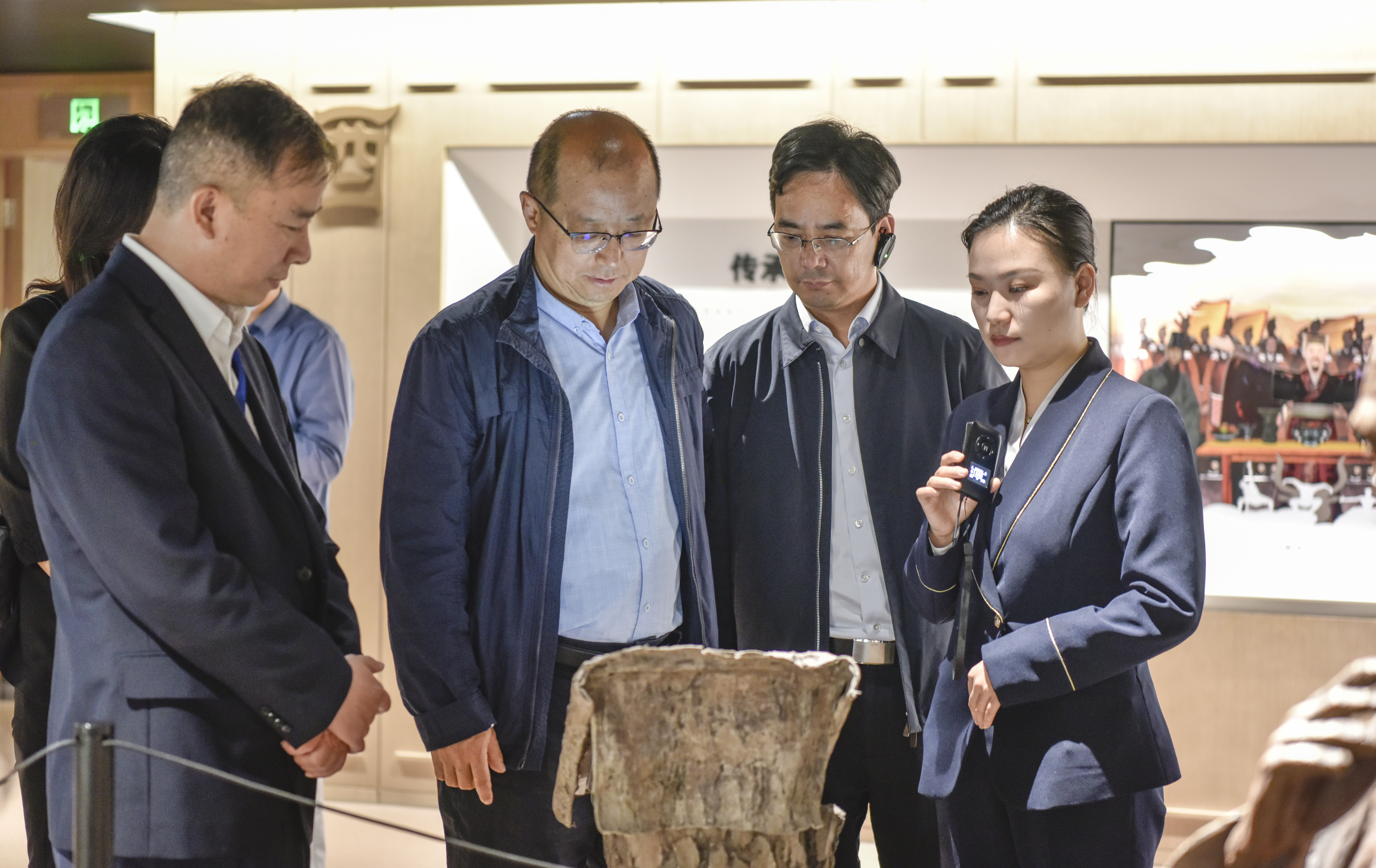 李召虎带队赴劲牌有限公司开展访企拓岗行动