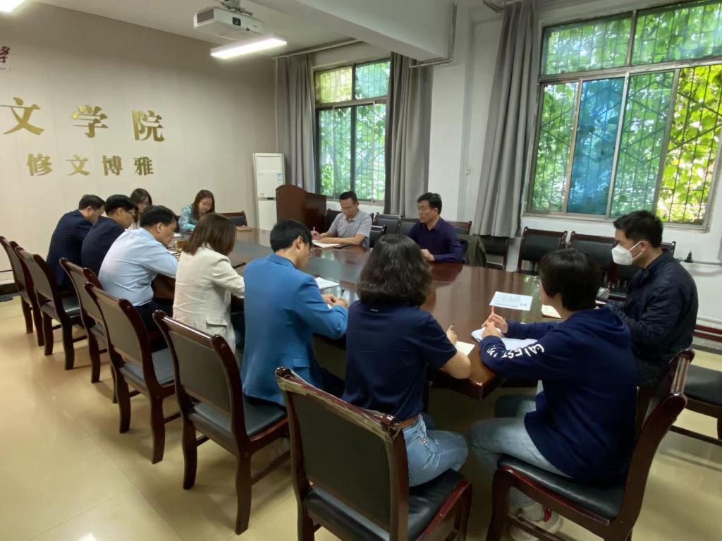 李国武副书记到文学院调研就业促进工作