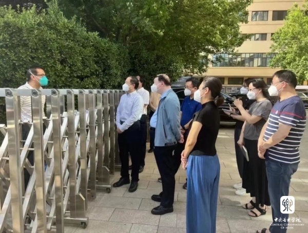 国务院联防联控督导组一行来我校督查指导疫情防控工作