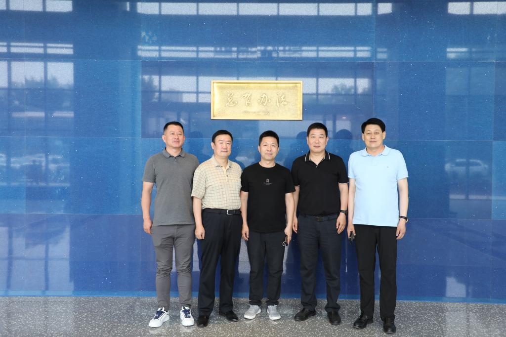 李佼瑞副校长赴西部电影集团调研参观商洽合作