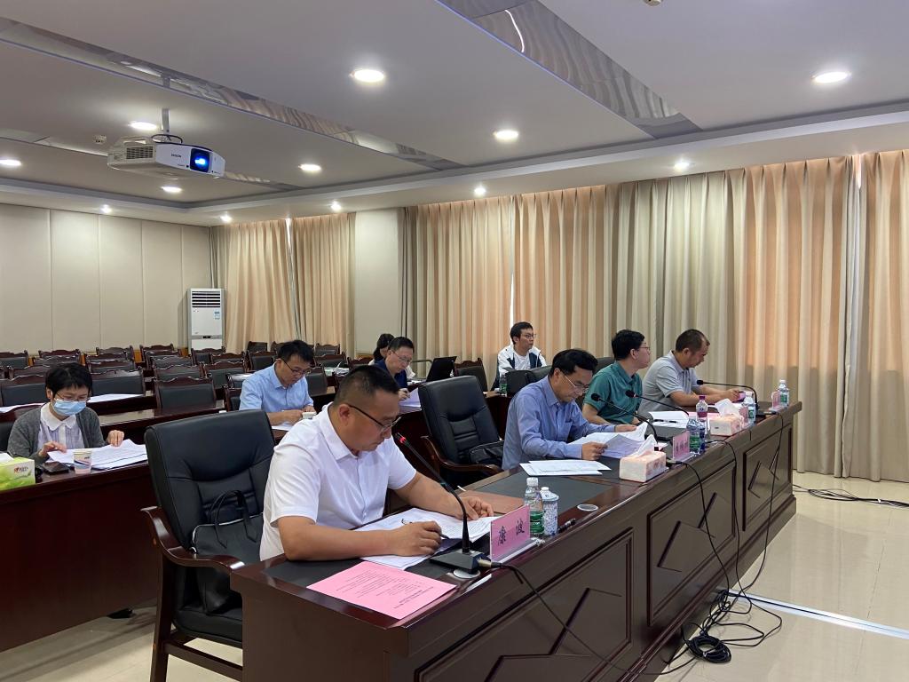 学校召开2022年百篇优秀学士学位论文（设计）评选暨大学生创新训练