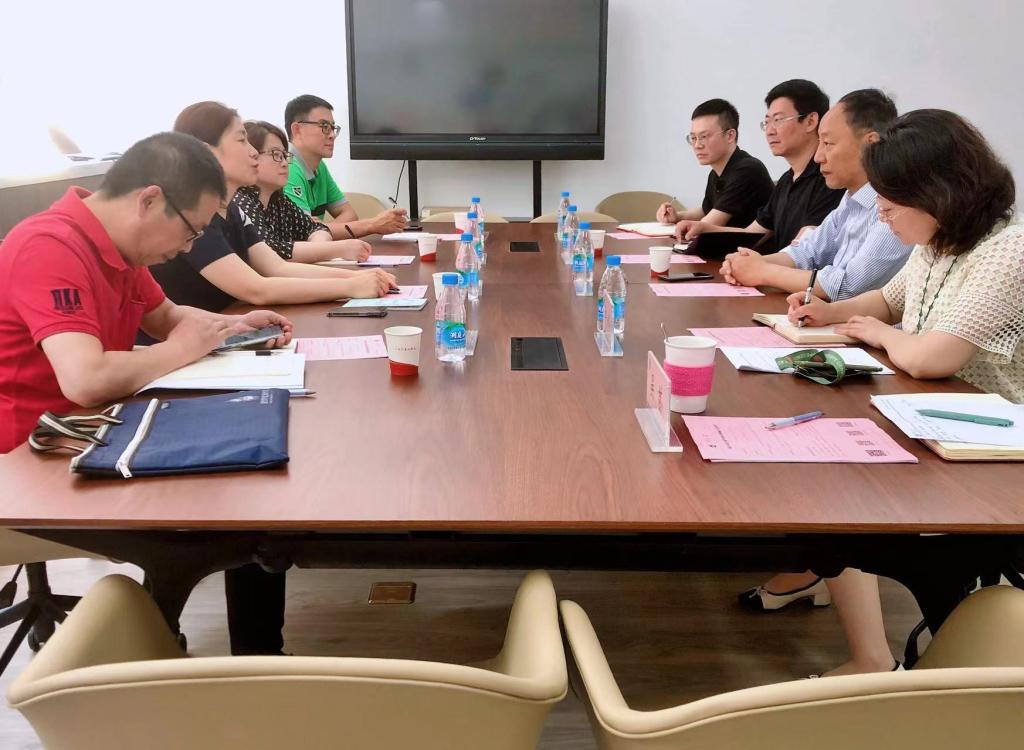 无锡市委统战部副部长刘列一行来校调研