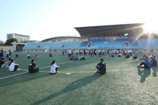 校机关和直属部门联合举办“童趣拾遗”驻校教职工趣味体育活动