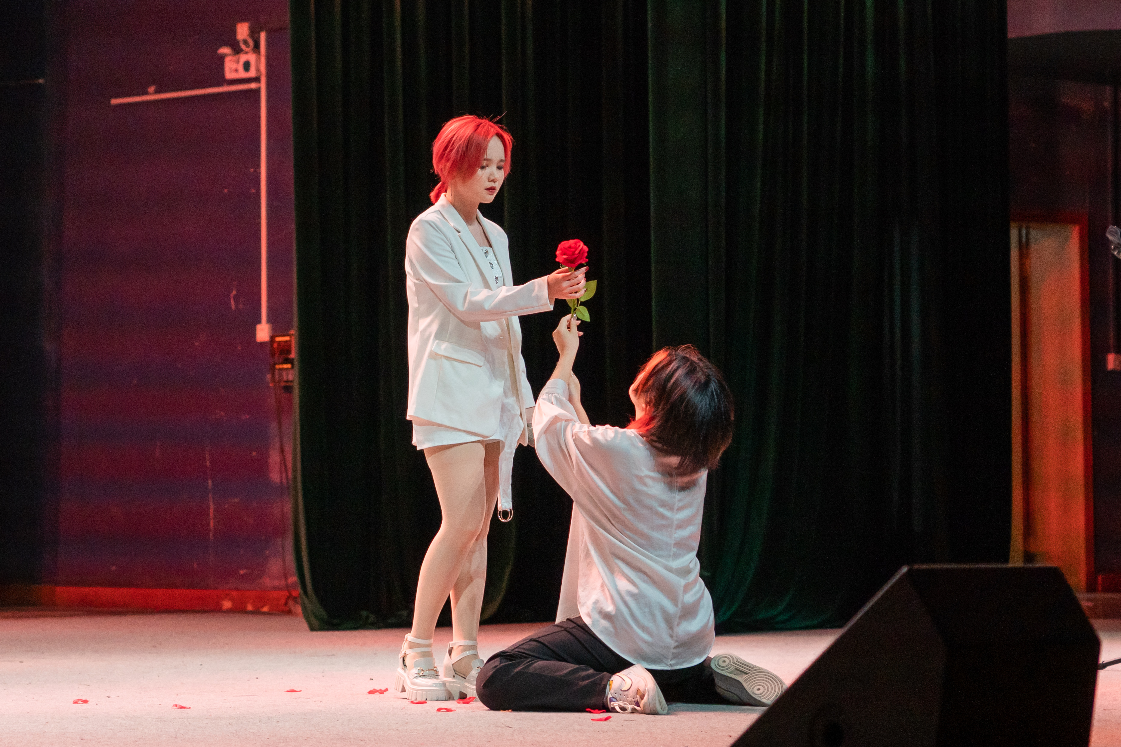 【艺术节】“瑰丽星海”师生艺术展演声乐团专场演出举行