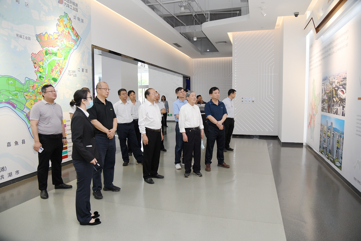 李召虎赴武汉经济开发区推进校地合作