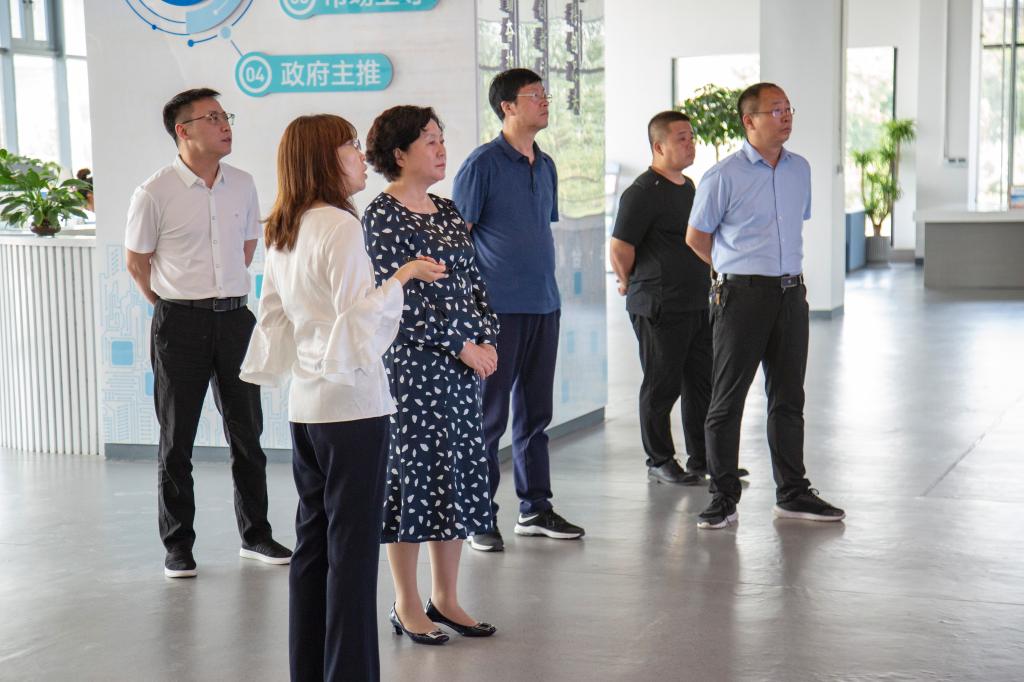副校长李萍一行赴延安推进访企拓岗（联络校友）促就业专项活动