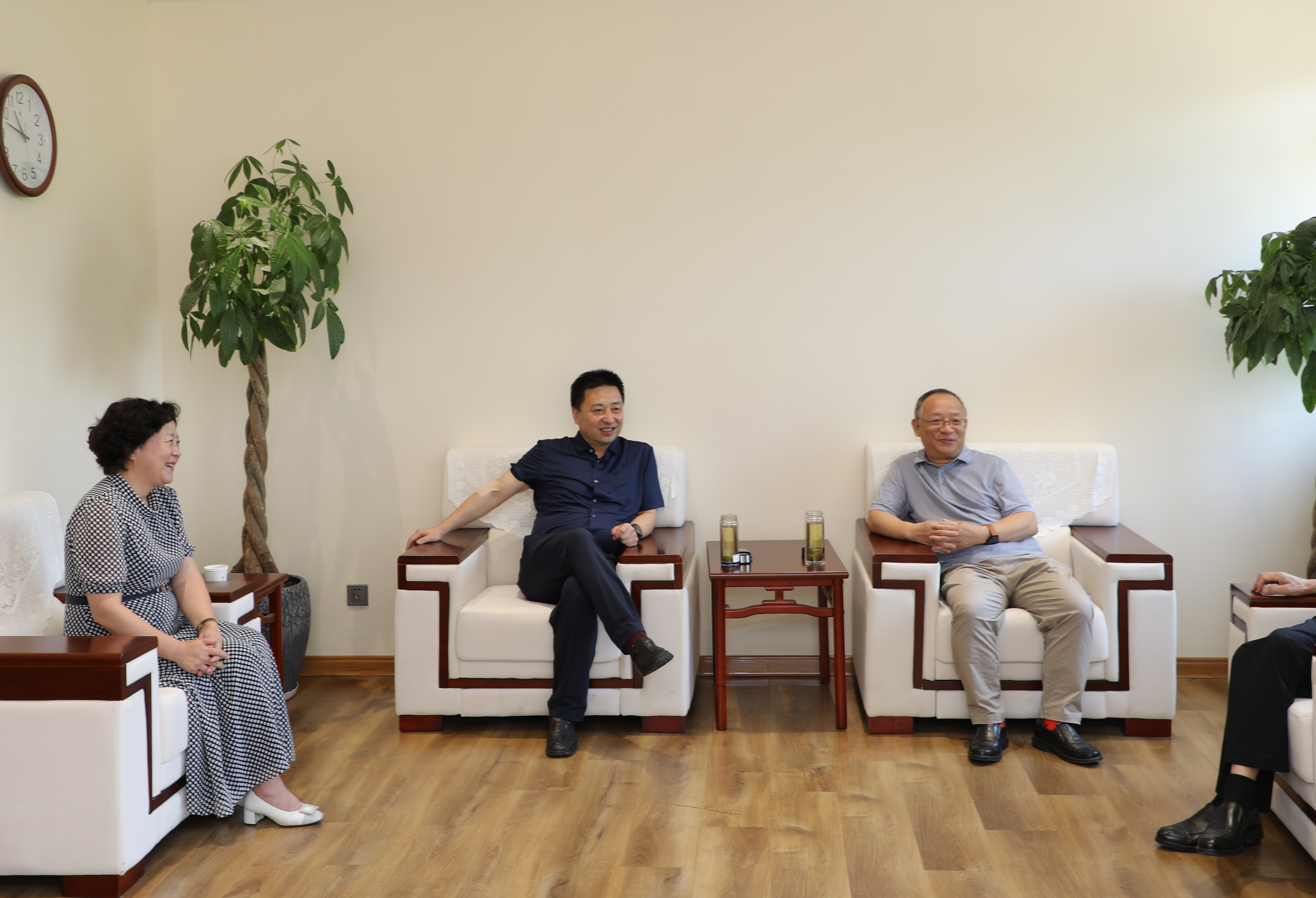 学校举办“访企拓岗促就业”系列校园专场招聘会