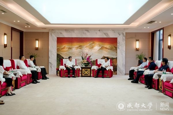 我校与大陆希望集团签署战略合作框架协议