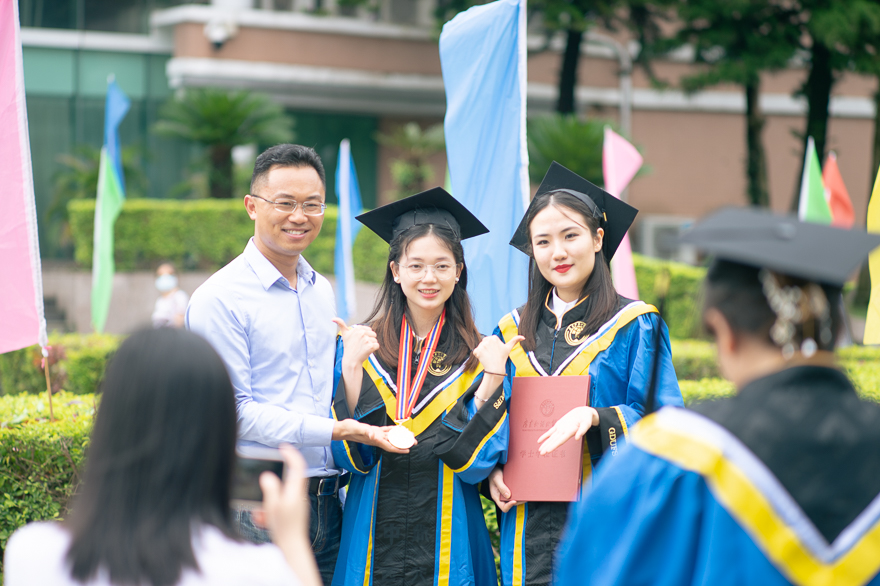 【毕业季图集】凤凰花开时，人生新征程