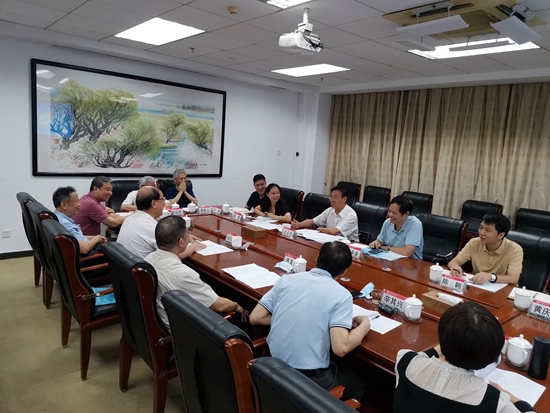 省教育系统关工委主任王玉学一行来校调研