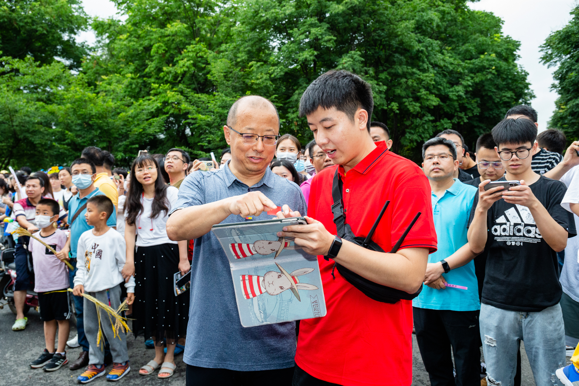 【毕业季】现代农机装备毕业巡游点亮未来