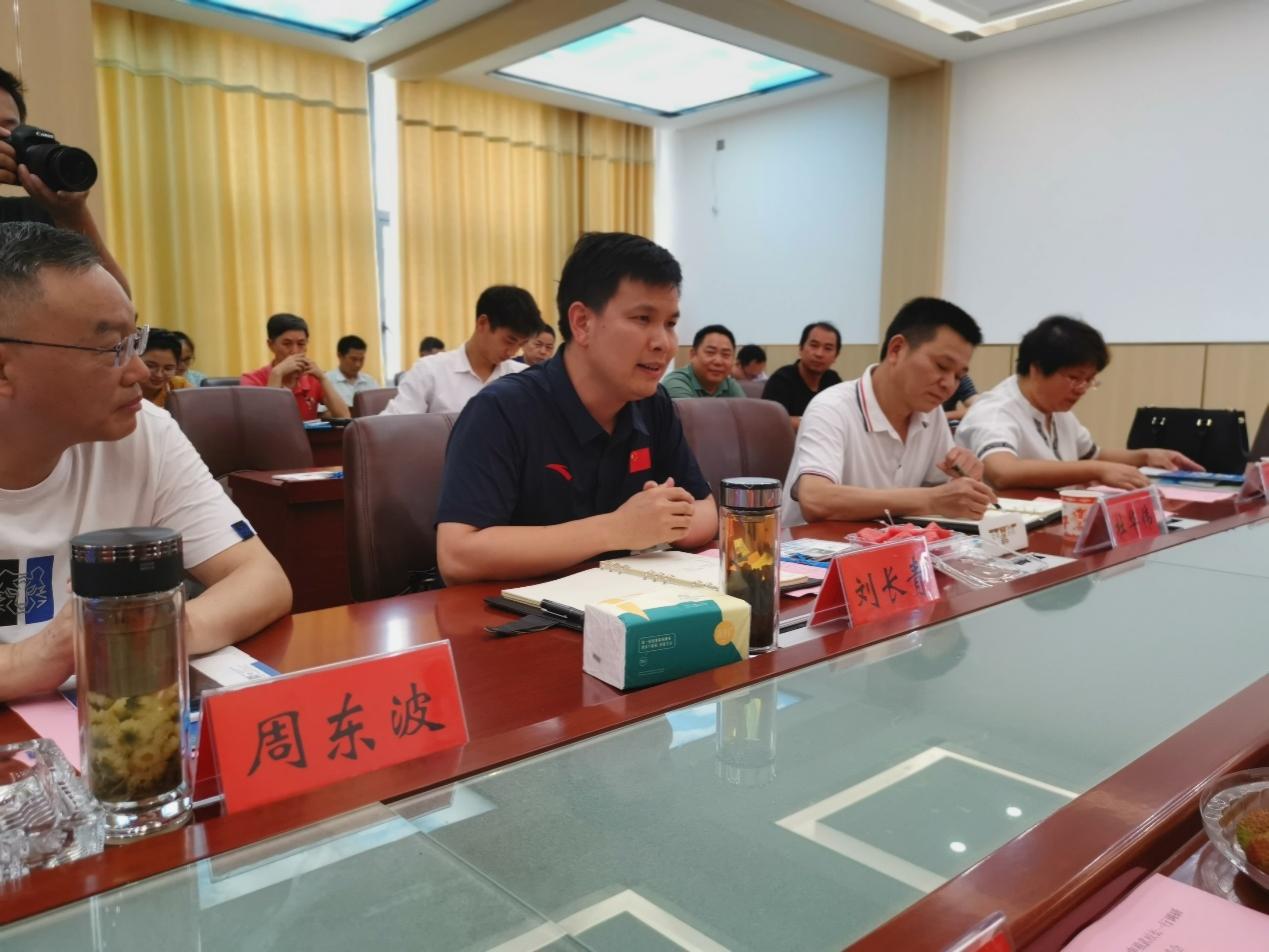 校党委常委、副校长申祖武一行赴通城调研并授牌优质生源基地
