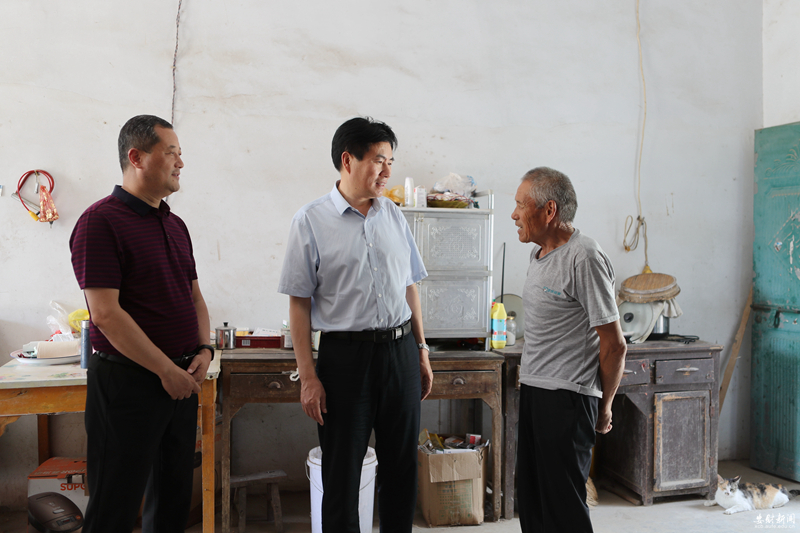 虞宝桃赴固镇县调研指导学校驻村帮扶工作