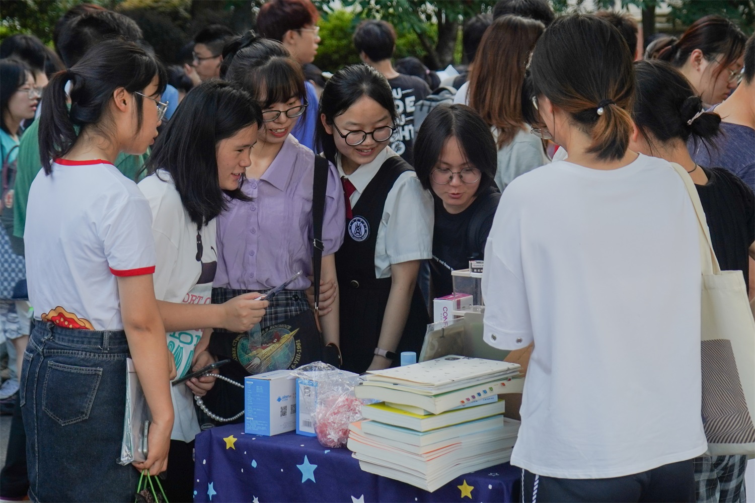 【毕业季】毕业集市：将青春记忆留在华农