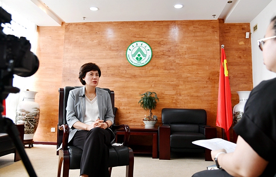 刘雅红校长接受《羊城晚报》专访：推进农业现代化，国际合作是大
