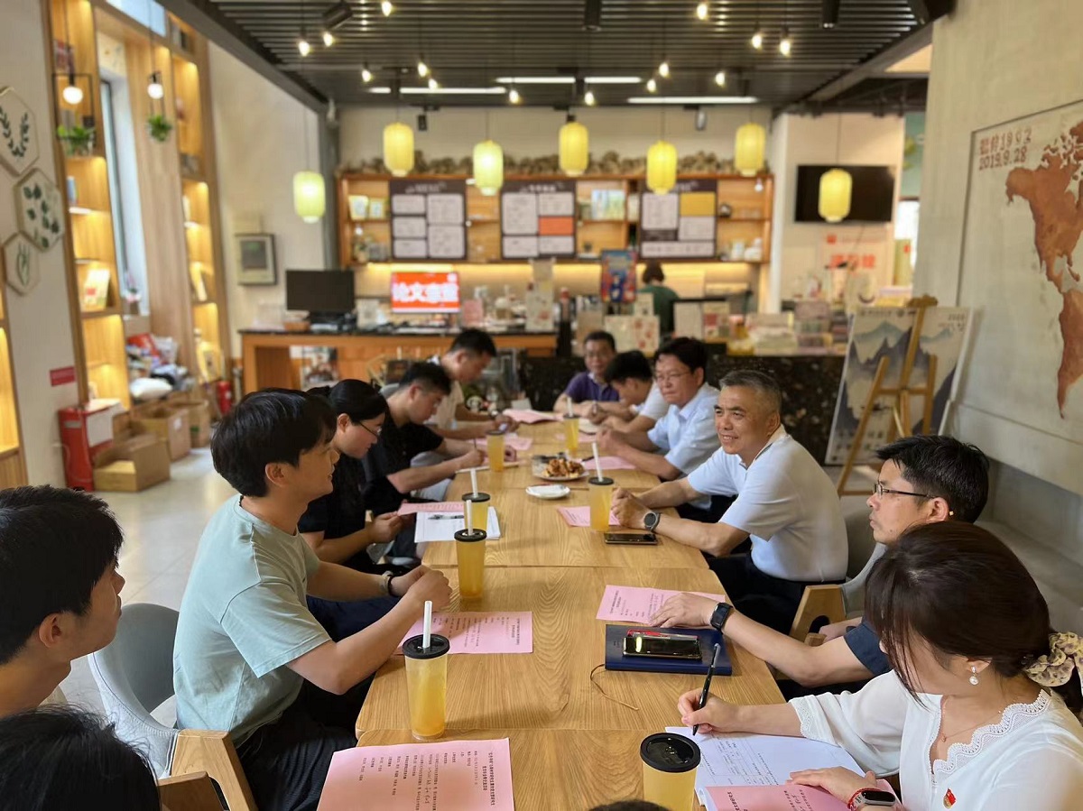 【毕业季】远航之际话情长：学校办“红色导师”与结对毕业生党员开展分享交流
