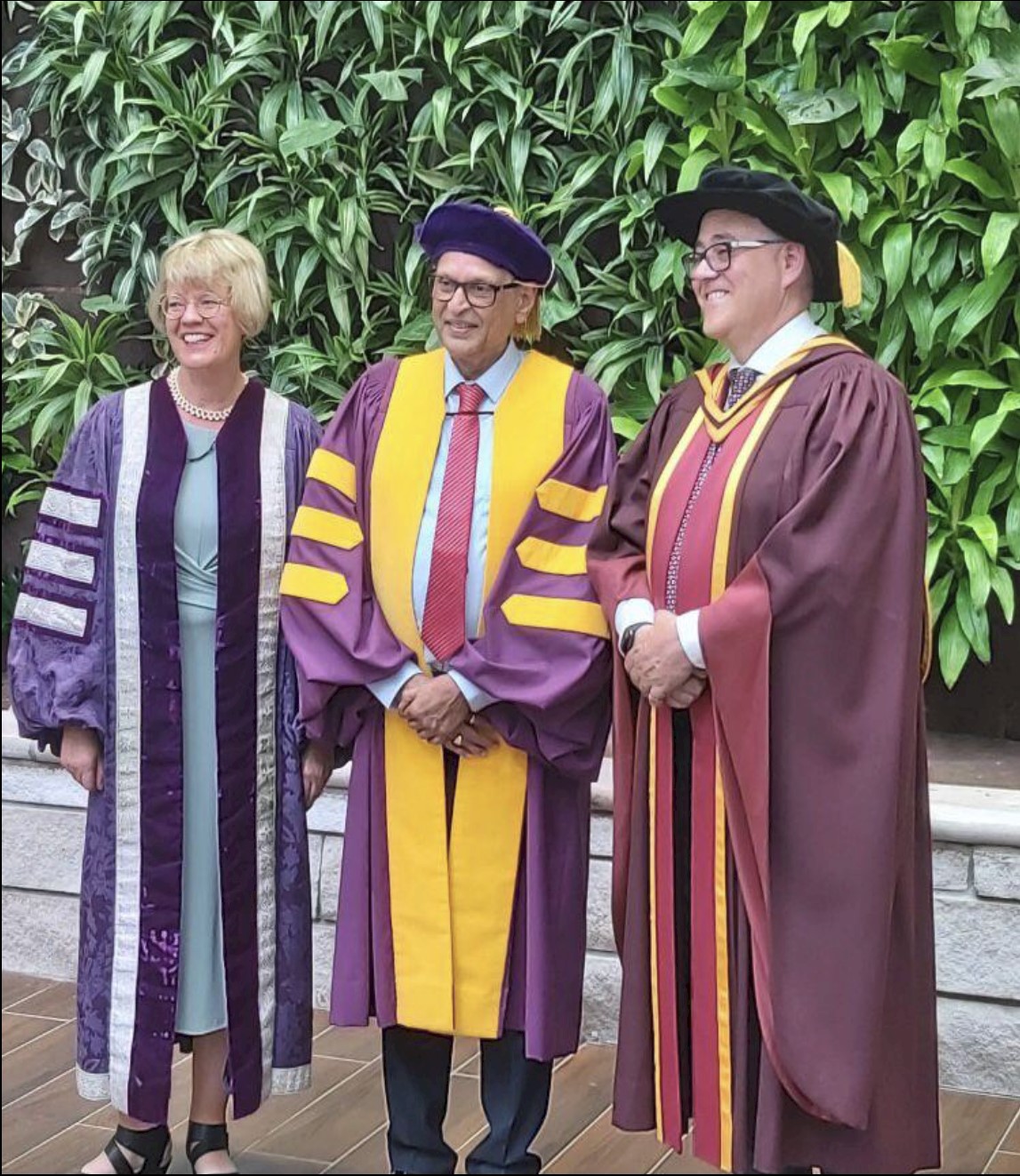 加拿大WesternUniversity授予我校荣誉教授艾伦牟俊达(ArunSMujumdar)荣誉博士学位